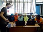 Palo Markovic a jeho IT trening v nutricnom centre v Tiwi